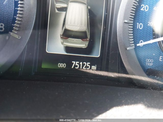 5TDYZ3DC2HS872655 Toyota Sienna Xle 8 Passenger