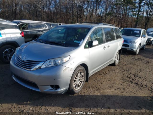 5TDYZ3DC2HS872655 Toyota Sienna Xle 8 Passenger