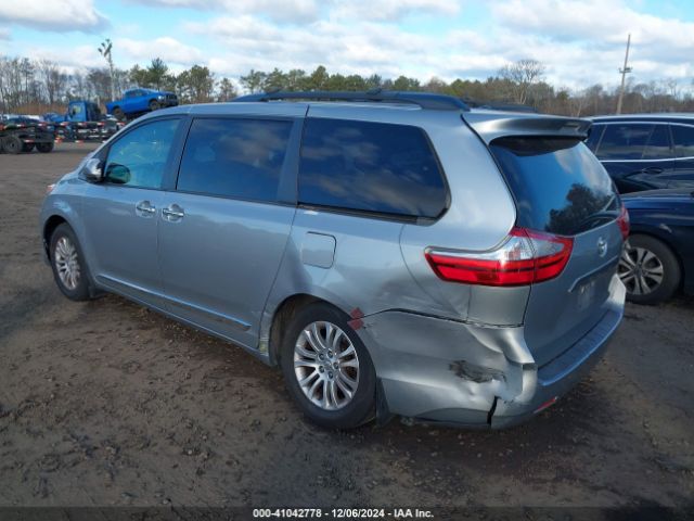 5TDYZ3DC2HS872655 Toyota Sienna Xle 8 Passenger