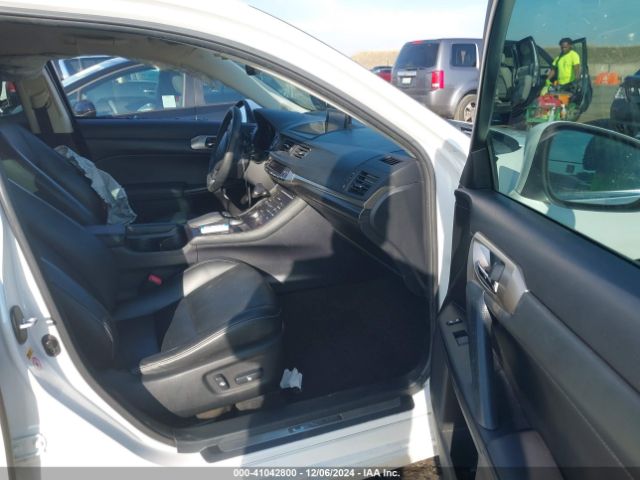 JTHKD5BH4E2208468 Lexus CT 200H