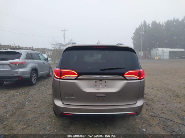 2C4RC1BG9HR823316 Chrysler Pacifica Touring-l
