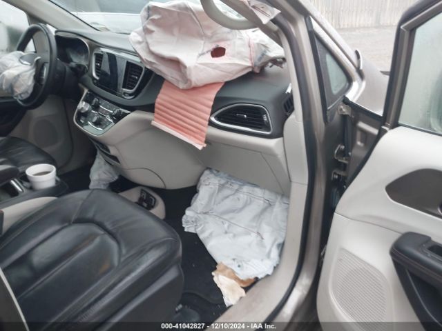 2C4RC1BG9HR823316 Chrysler Pacifica Touring-l