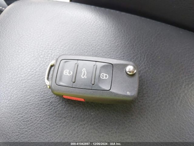 2015 VOLKSWAGEN EOS WVWFW8AH7FV001962 Photo 10