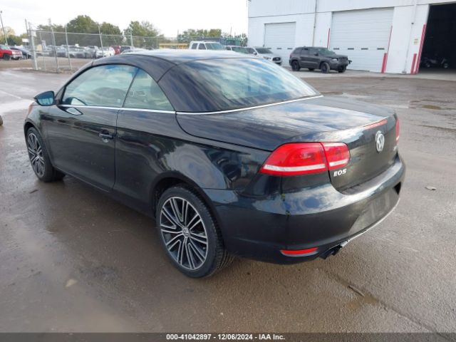 2015 VOLKSWAGEN EOS WVWFW8AH7FV001962 Photo 2