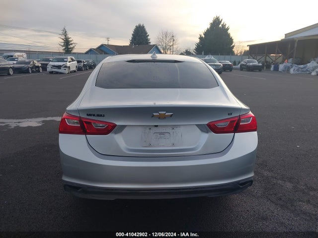 1G1ZD5ST3JF225195 Chevrolet MALIBU LT