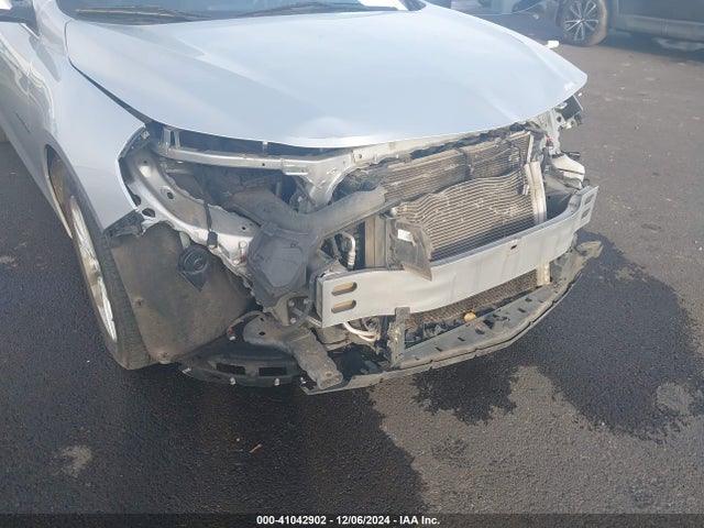 1G1ZD5ST3JF225195 Chevrolet MALIBU LT