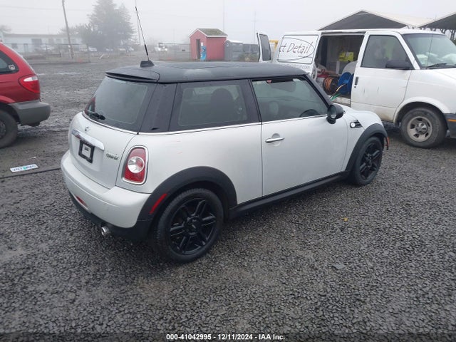 2012 MINI COOPER WMWSU3C55CT261484 Photo 3