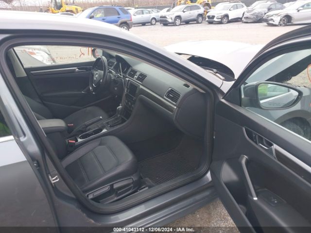 1VWBT7A30GC024841 Volkswagen Passat 1.8t Se