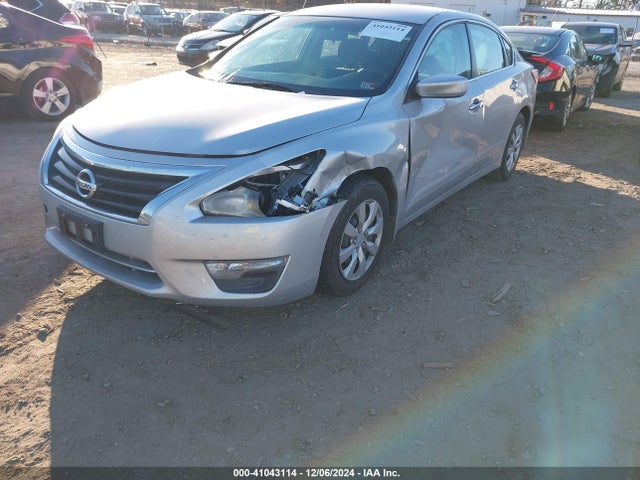 Nissan Altima 2.5 S 2015 1N4AL3AP0FC279634 Image 2