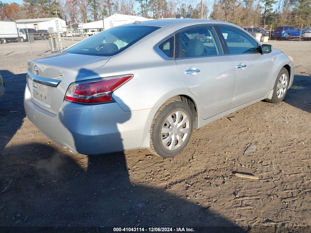 Nissan Altima 2.5 S 2015 1N4AL3AP0FC279634 Image 4