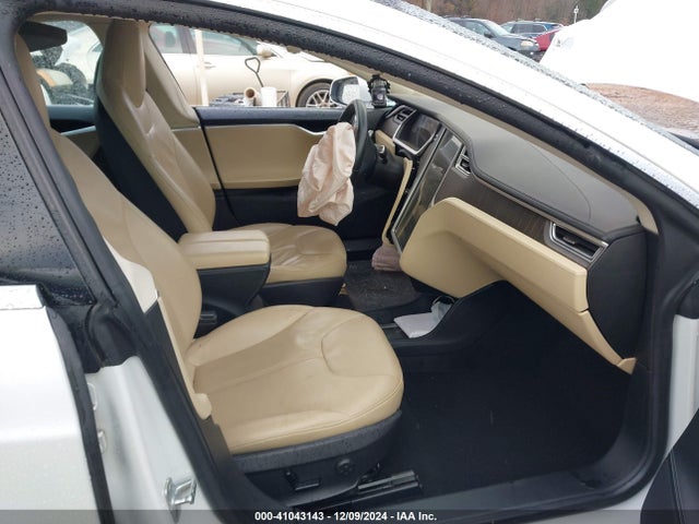 2013 TESLA MODEL S 5YJSA1CN6DFP22955 Photo 4