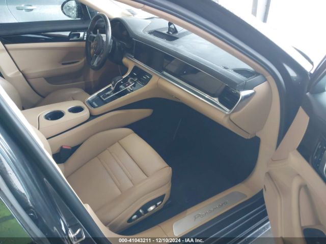 WP0AA2A75KL102372 Porsche PANAMERA 4