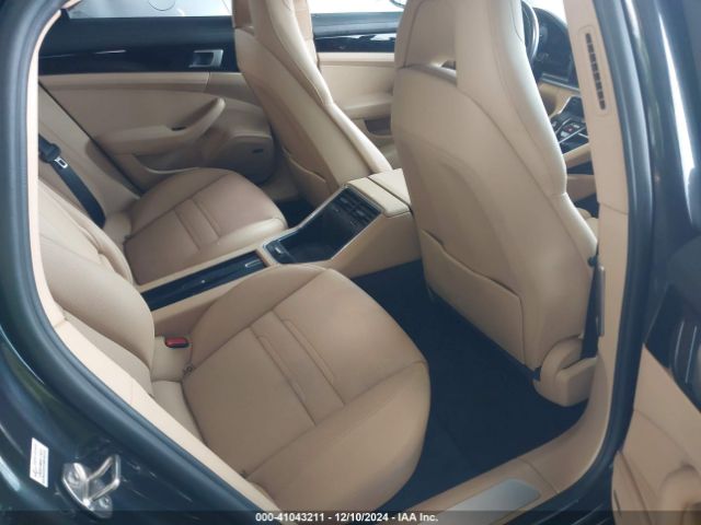 WP0AA2A75KL102372 Porsche PANAMERA 4