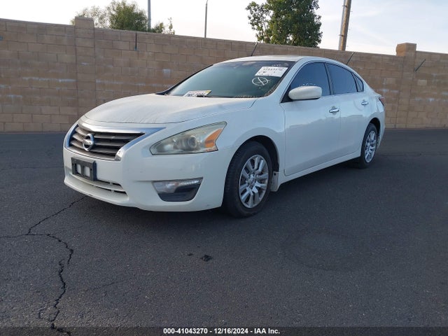 Nissan Altima 2.5 S 2015 1N4AL3AP8FC270583 Image 2