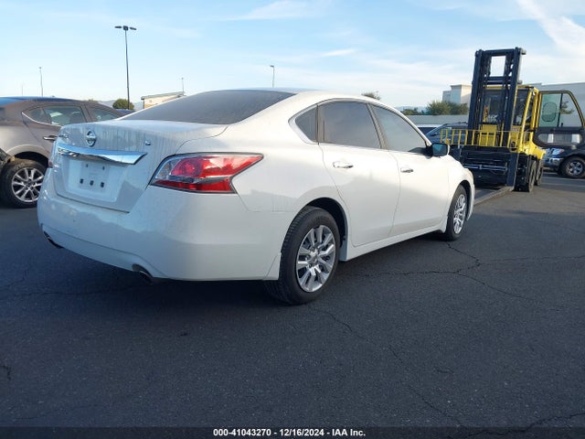 Nissan Altima 2.5 S 2015 1N4AL3AP8FC270583 Image 4