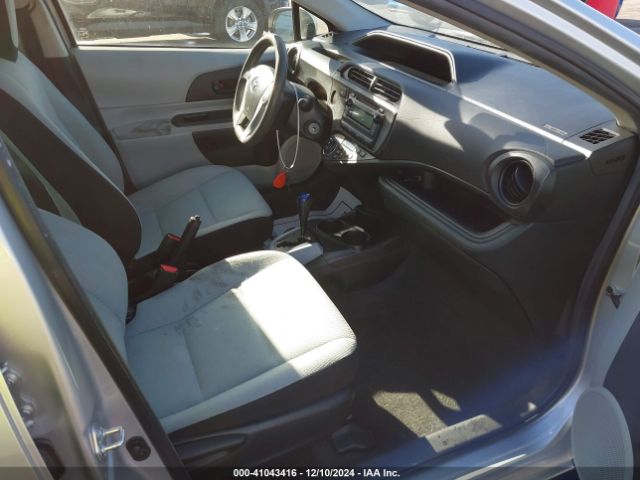 JTDKDTB33E1574227 Toyota Prius C One