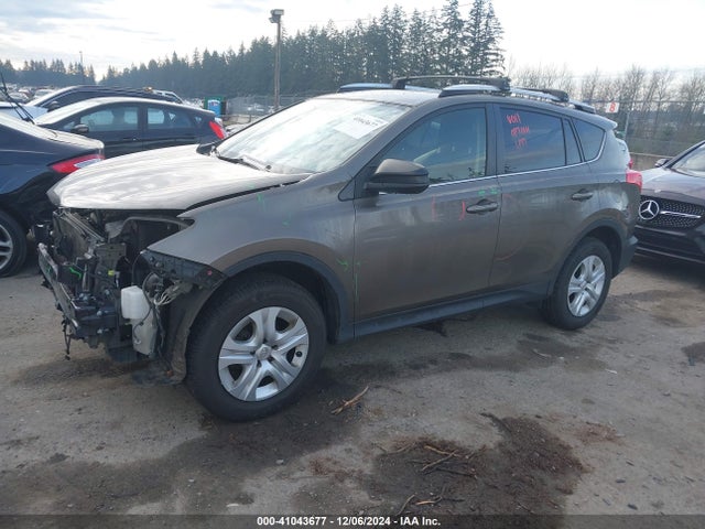 Toyota RAV4 LE 2015 JTMBFREV9FD142171 Image 2