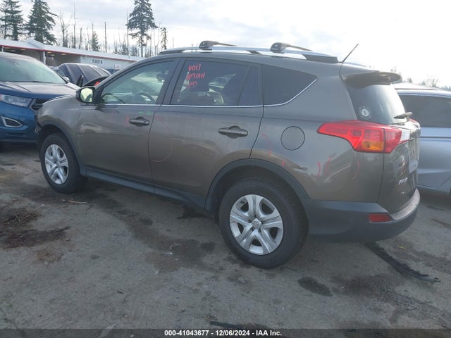 Toyota RAV4 LE 2015 JTMBFREV9FD142171 Image 3