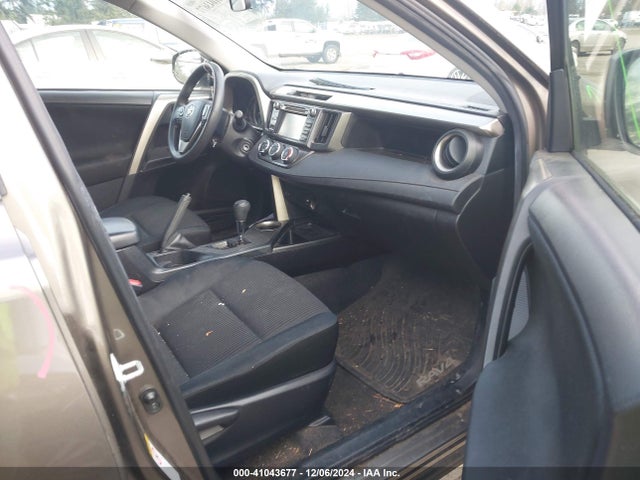 Toyota RAV4 LE 2015 JTMBFREV9FD142171 Image 5