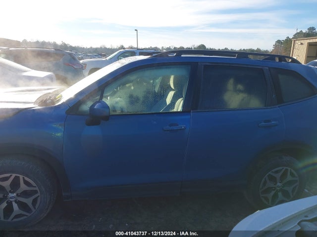 JF2SKADCXRH444516 Subaru Forester Premium