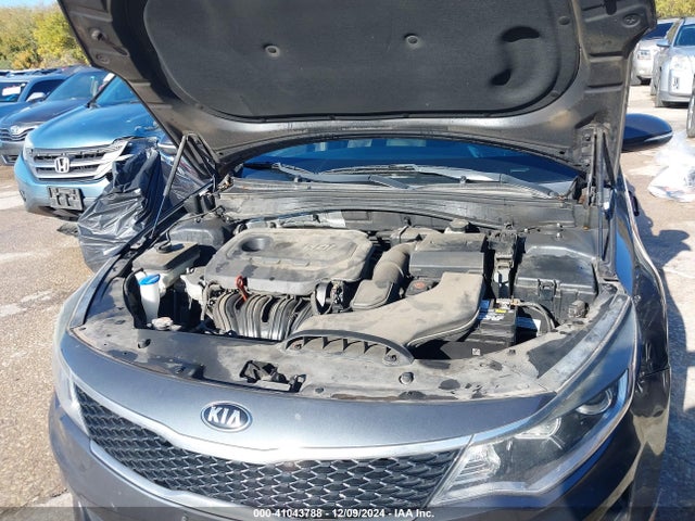 41043788 :رقم المزاد ، 5XXGT4L33HG123806 vin ، 2017 Kia Optima Lx مزاد بيع