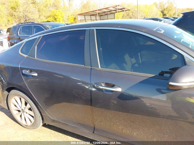 41043788 :رقم المزاد ، 5XXGT4L33HG123806 vin ، 2017 Kia Optima Lx مزاد بيع