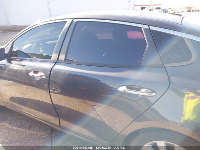 41043788 :رقم المزاد ، 5XXGT4L33HG123806 vin ، 2017 Kia Optima Lx مزاد بيع