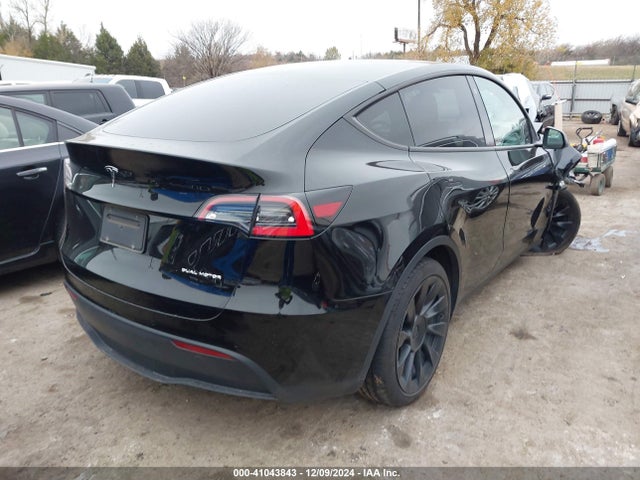 2021 TESLA MODEL Y 5YJYGDEE5MF137825 Photo 3