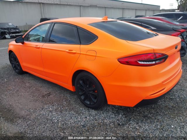 3FA6P0LU3KR200139 Ford Fusion Hybrid Se