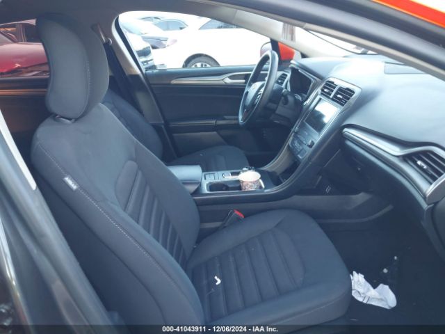 3FA6P0LU3KR200139 Ford Fusion Hybrid Se