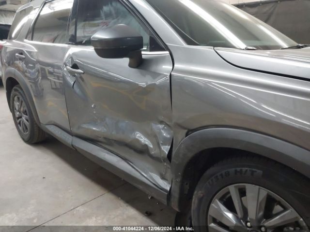 5N1DR3BA9NC251051 Nissan Pathfinder Sv 2wd