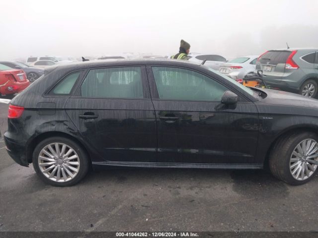 WAUUPBFF6HA077785 Audi A3 E-tron 1.4t Premium