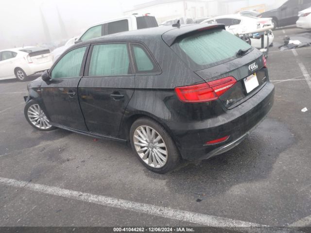 WAUUPBFF6HA077785 Audi A3 E-tron 1.4t Premium