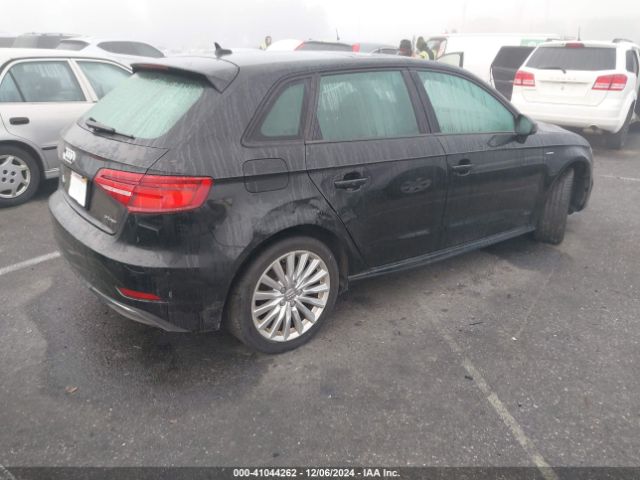 WAUUPBFF6HA077785 Audi A3 E-tron 1.4t Premium
