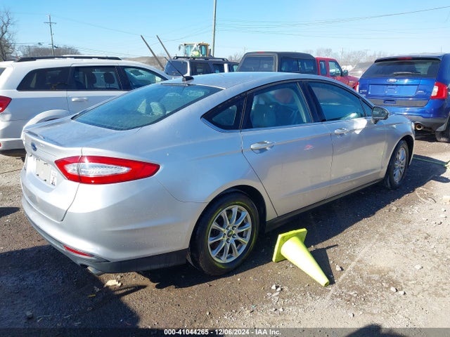 Ford FUSION S 2015 3FA6P0G70FR231424 Image 4