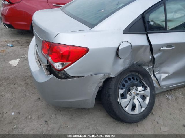 1G1PA5SH3F7153914 Chevrolet Cruze Ls Auto