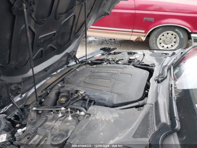 2018 JAGUAR F-TYPE SAJDD1EV4JCK50892 Photo 9