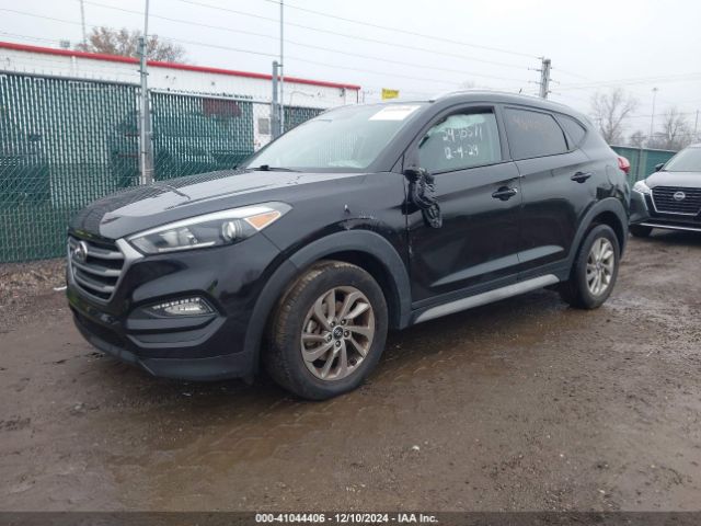 KM8J3CA4XHU555066 Hyundai TUCSON SE