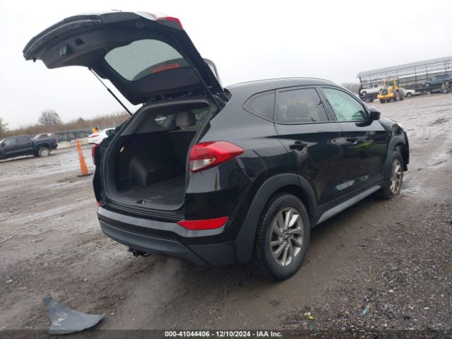 KM8J3CA4XHU555066 Hyundai TUCSON SE