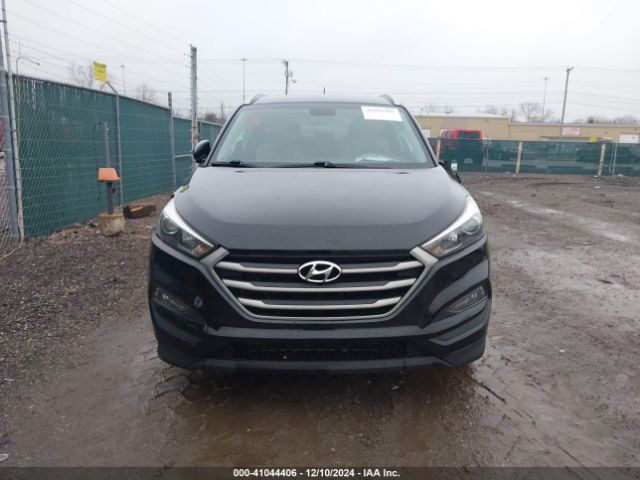 KM8J3CA4XHU555066 Hyundai TUCSON SE