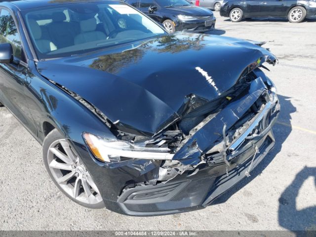 7JR102FKXKG003444 Volvo S60 T5 Momentum