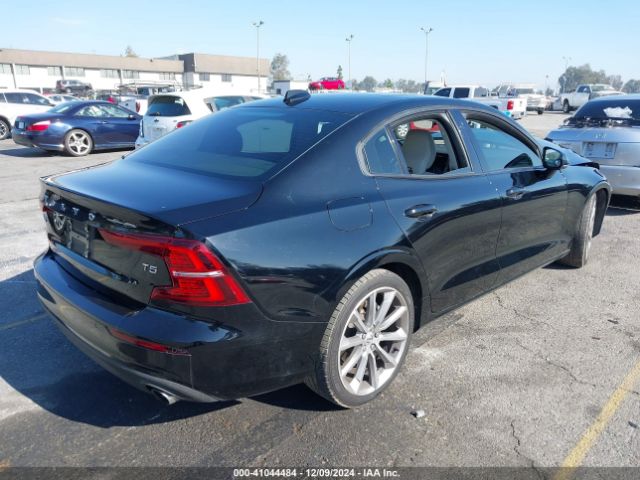 7JR102FKXKG003444 Volvo S60 T5 Momentum