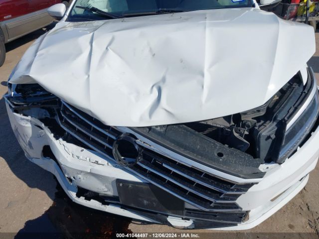 1VWBA7A35JC032267 Volkswagen Passat 2.0t Se