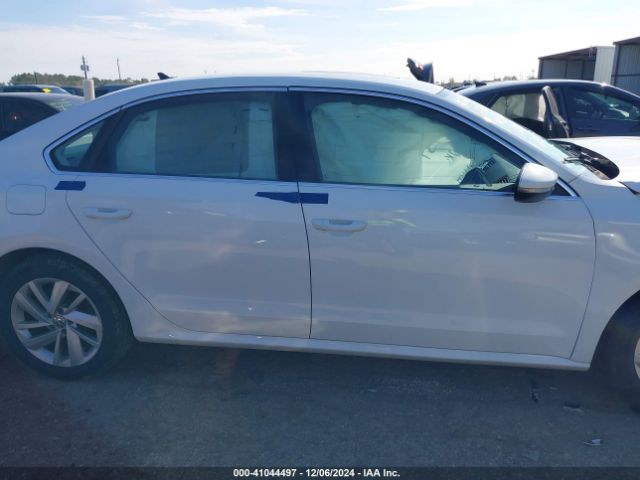 1VWBA7A35JC032267 Volkswagen Passat 2.0t Se