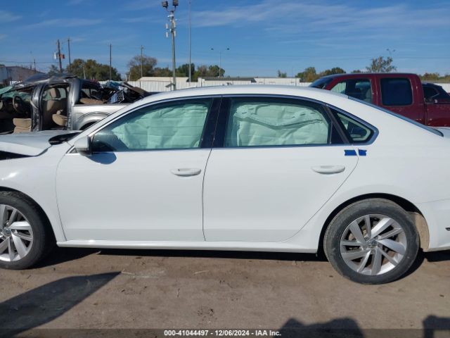 1VWBA7A35JC032267 Volkswagen Passat 2.0t Se
