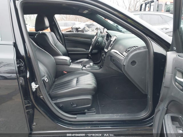 2C3CCAGGXKH566439 Chrysler 300 300s Awd
