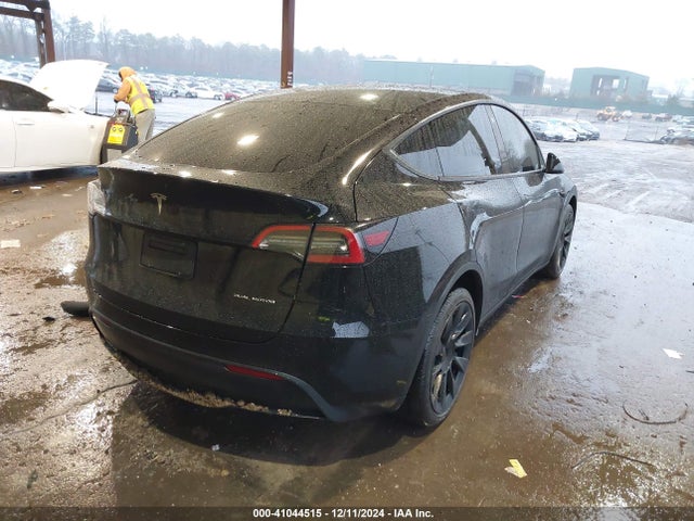2022 TESLA MODEL Y 7SAYGDEE8NF534630 Photo 3