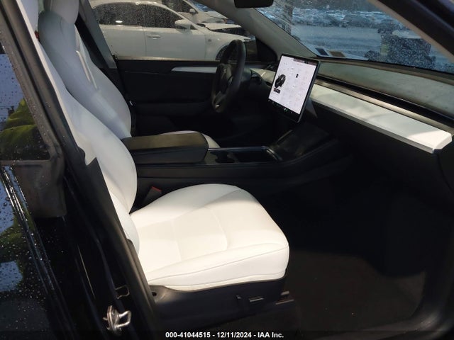 2022 TESLA MODEL Y 7SAYGDEE8NF534630 Photo 4