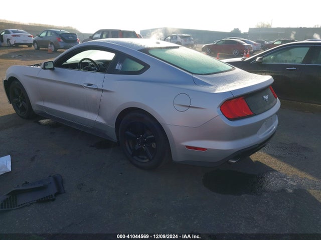 Ford Mustang Ecoboost 2019 1FA6P8TH4K5196588 Image 3