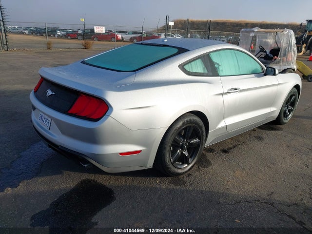 Ford Mustang Ecoboost 2019 1FA6P8TH4K5196588 Image 4